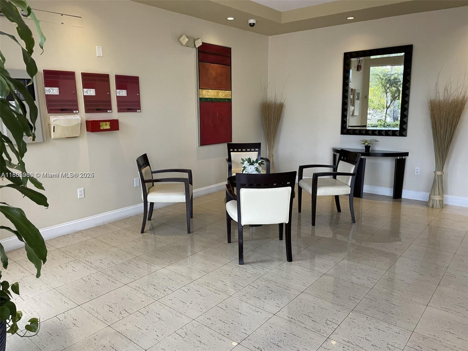 BREEZE CONDO - Residential