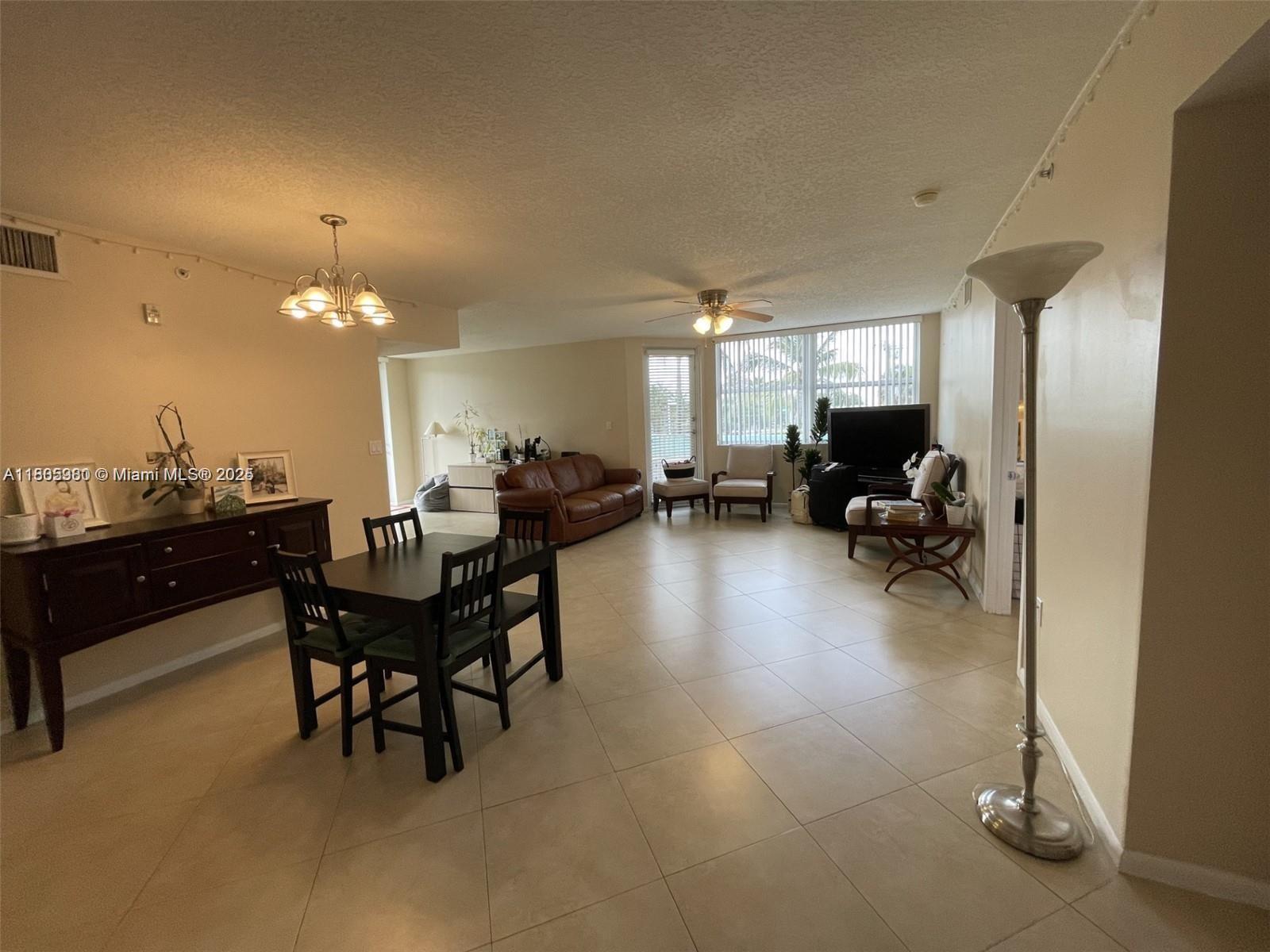 BREEZE CONDO - Residential