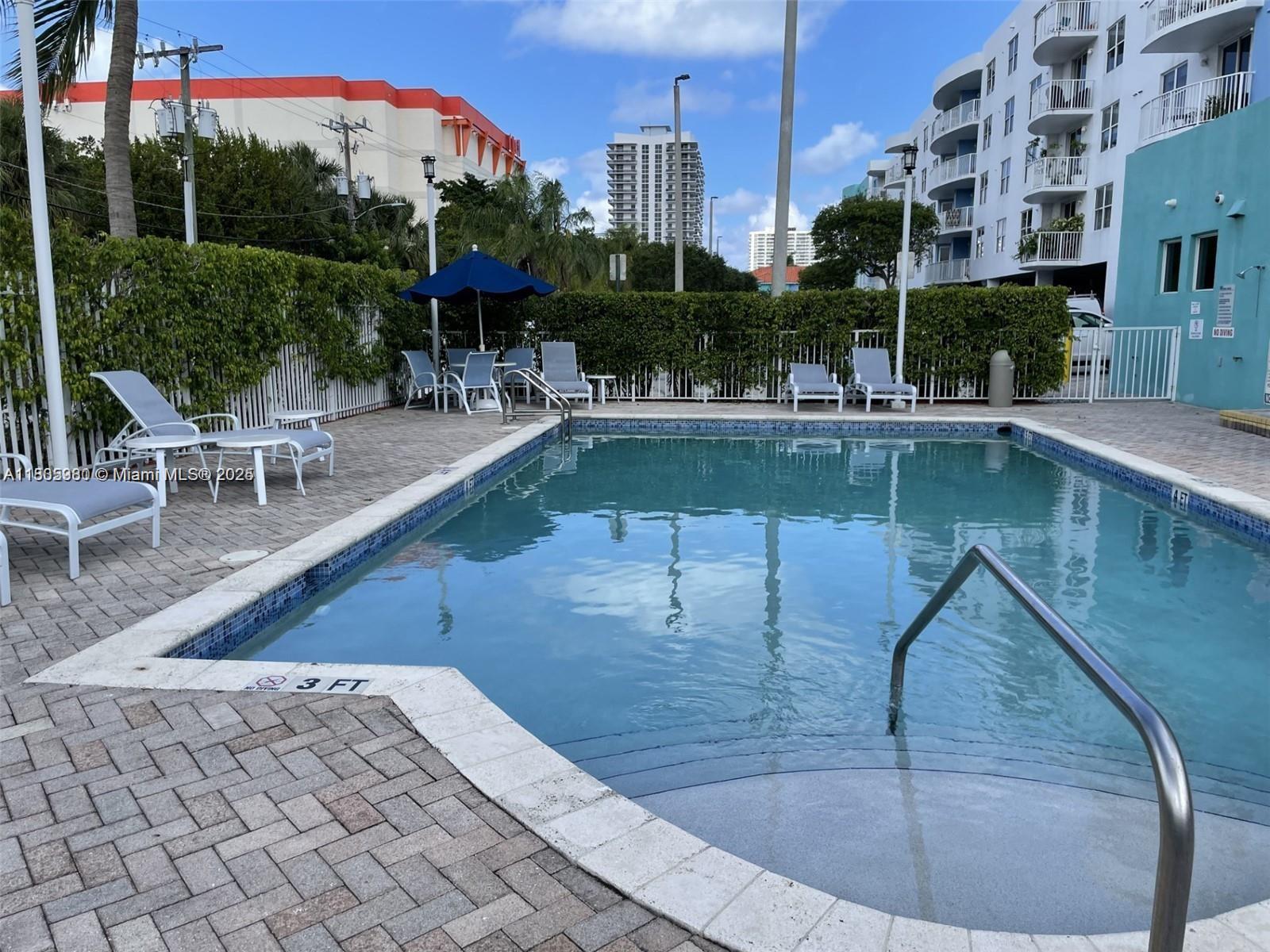 BREEZE CONDO - Residential