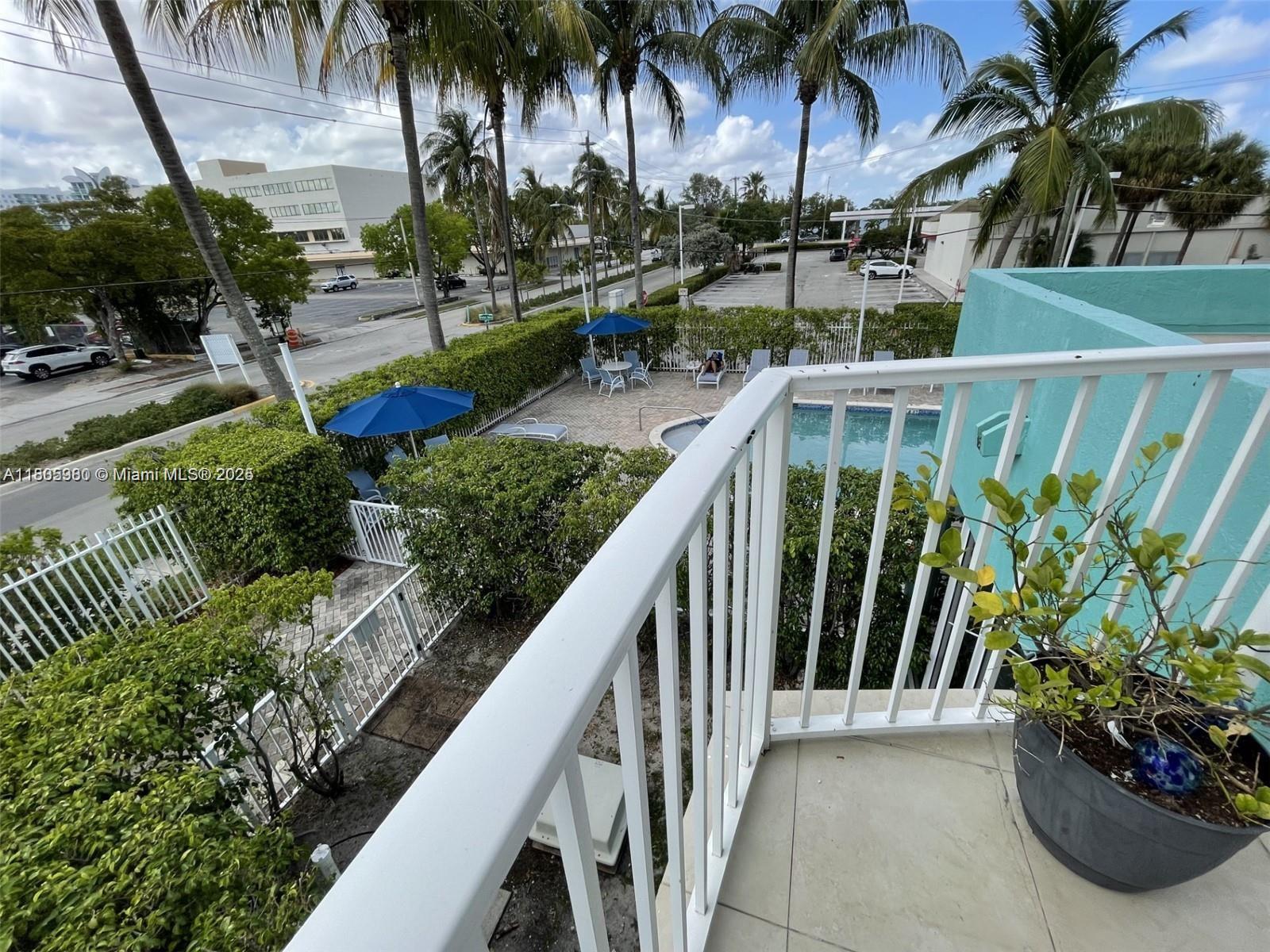 BREEZE CONDO - Residential