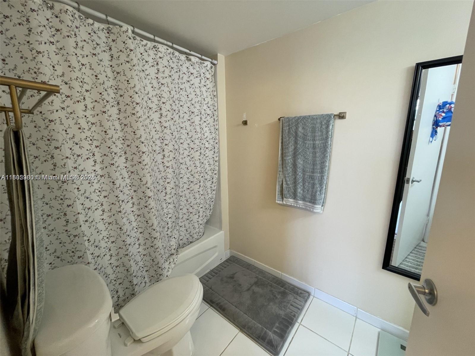 BREEZE CONDO - Residential