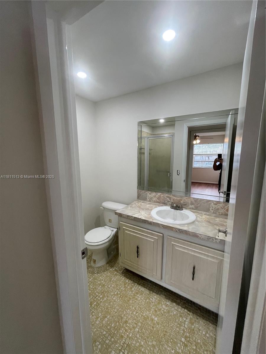 KINGS POINT SAXONY CONDOS - Residential