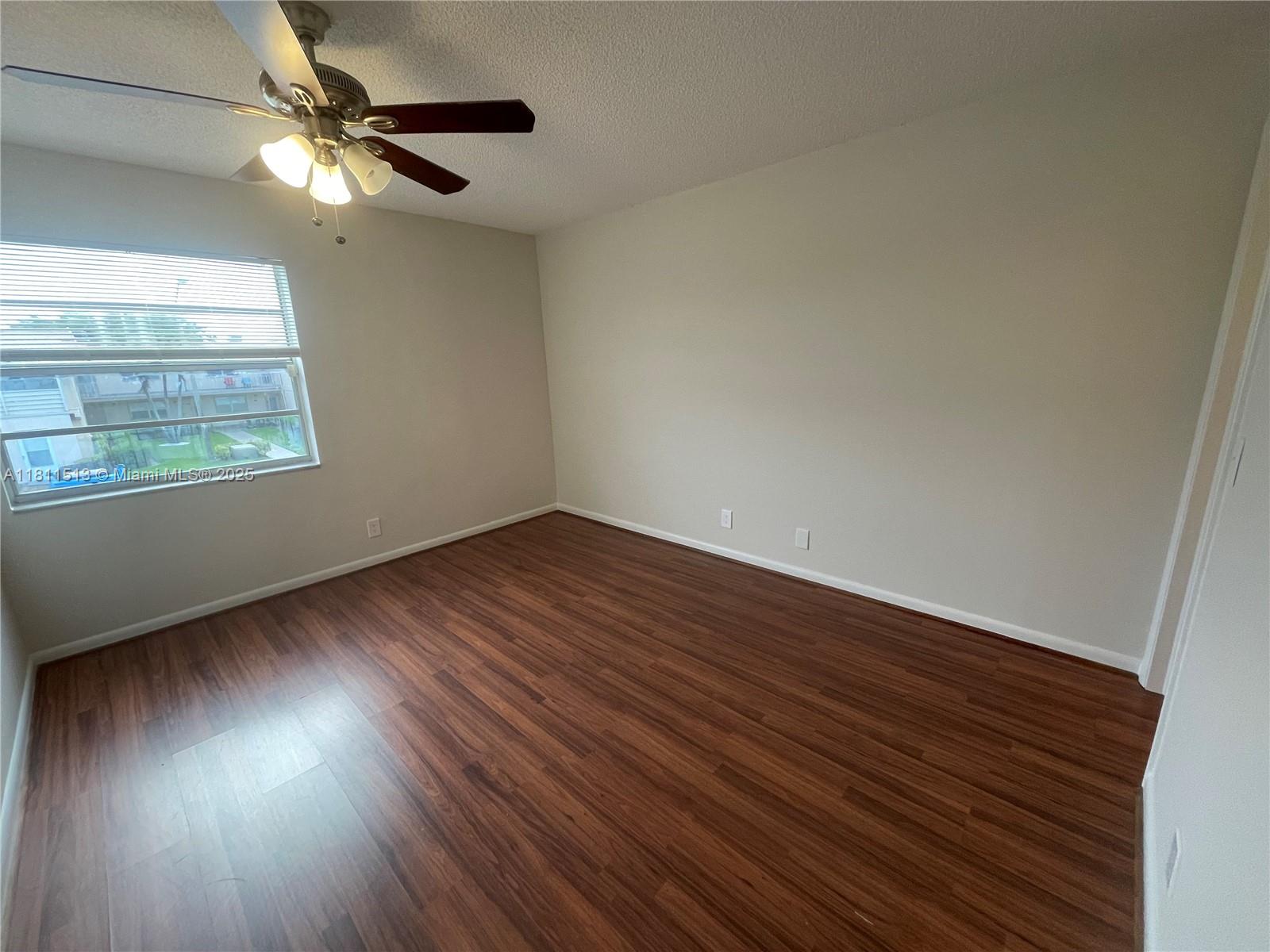 KINGS POINT SAXONY CONDOS - Residential