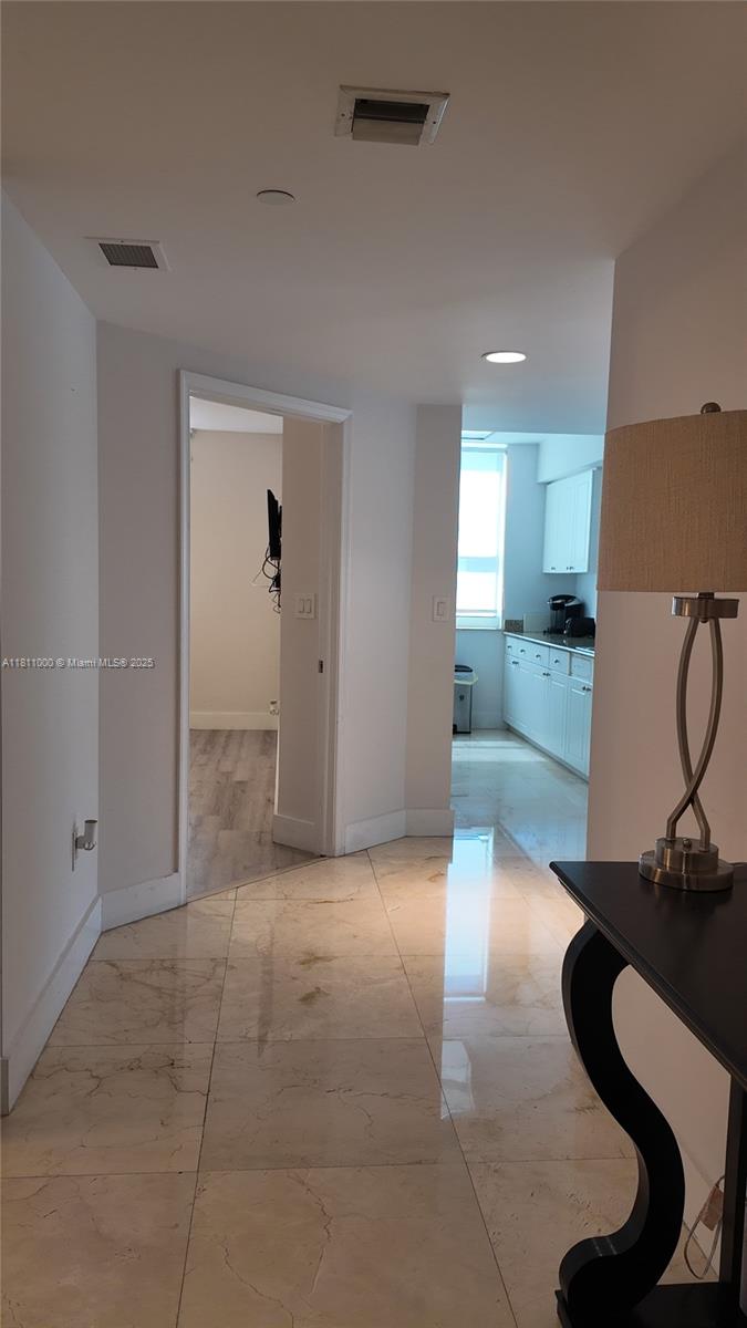 TURNBERRY ON THE GREEN CO - Residential