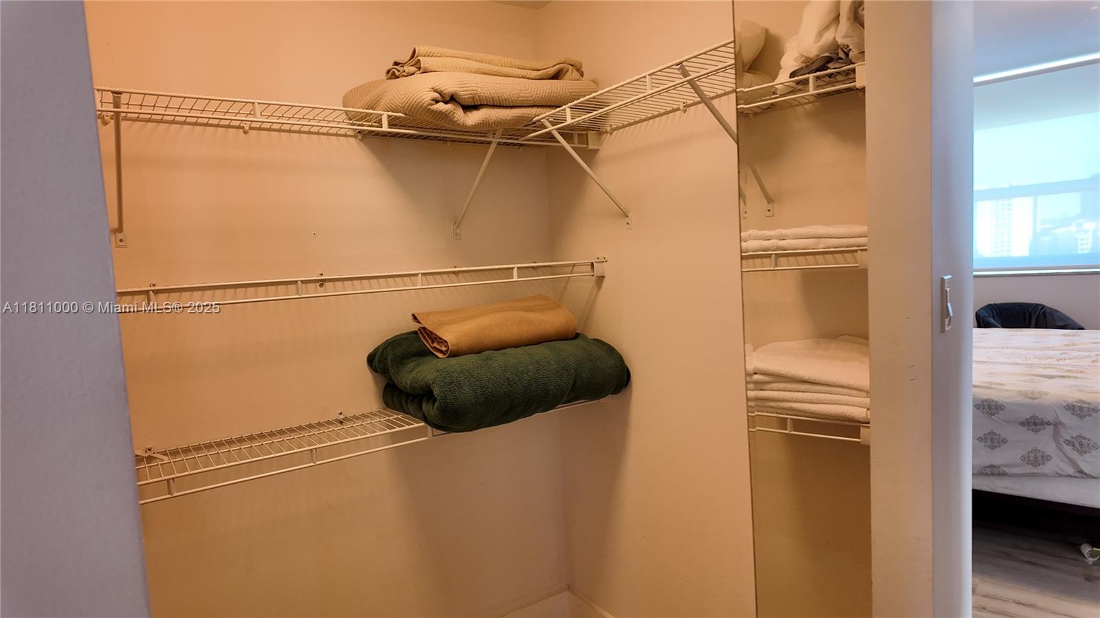 TURNBERRY ON THE GREEN CO - Residential