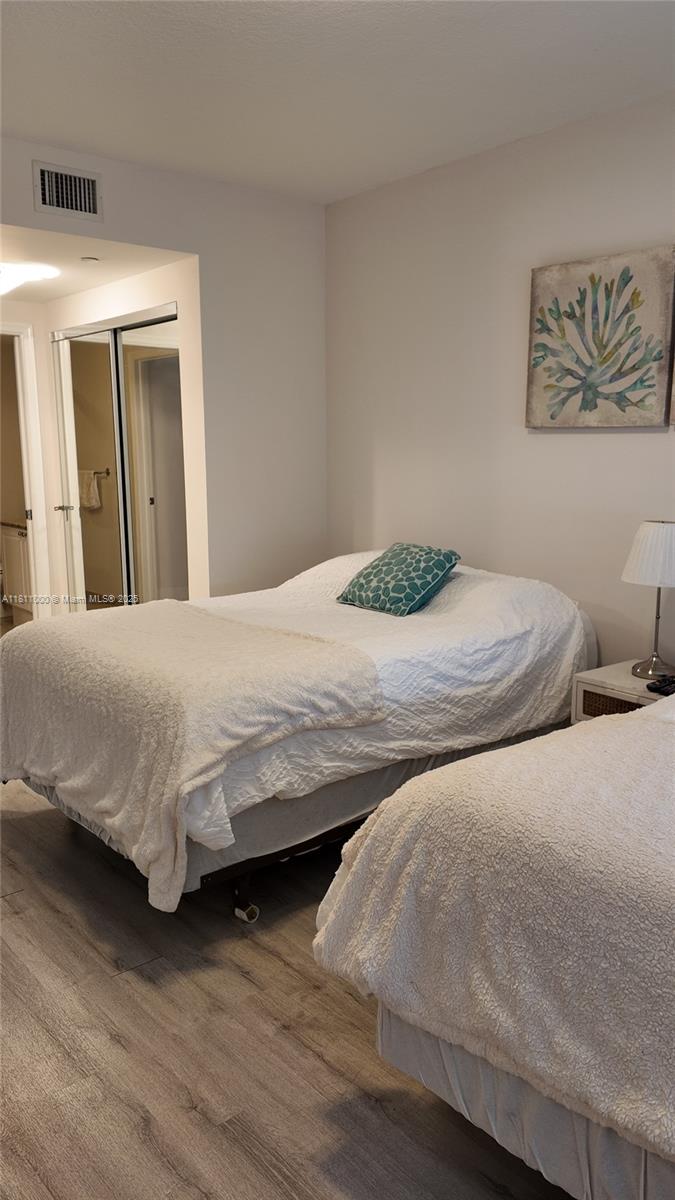 TURNBERRY ON THE GREEN CO - Residential