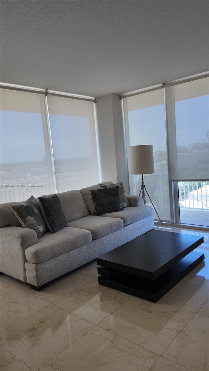 TURNBERRY ON THE GREEN CO - Residential