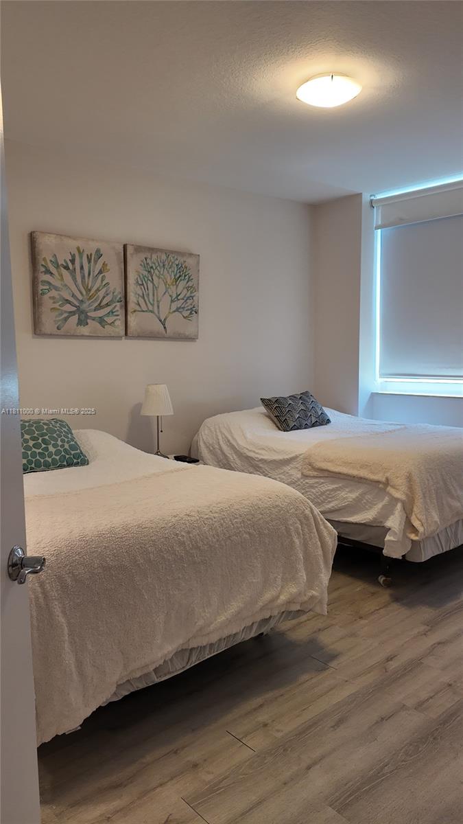 TURNBERRY ON THE GREEN CO - Residential