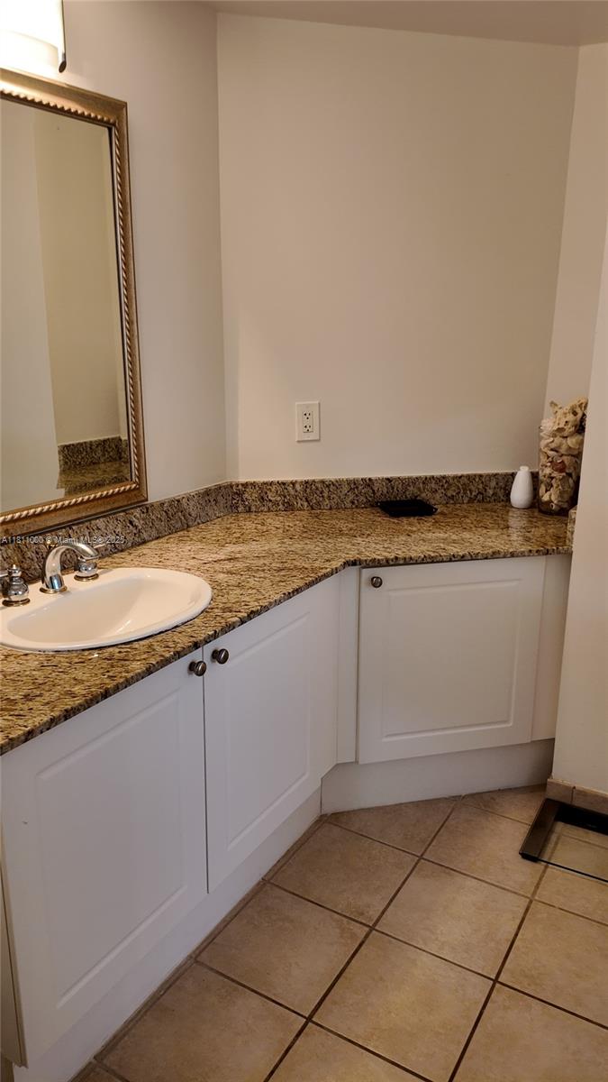 TURNBERRY ON THE GREEN CO - Residential