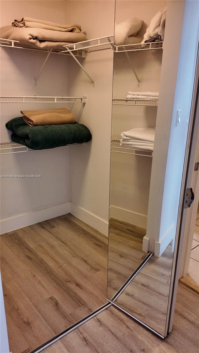 TURNBERRY ON THE GREEN CO - Residential