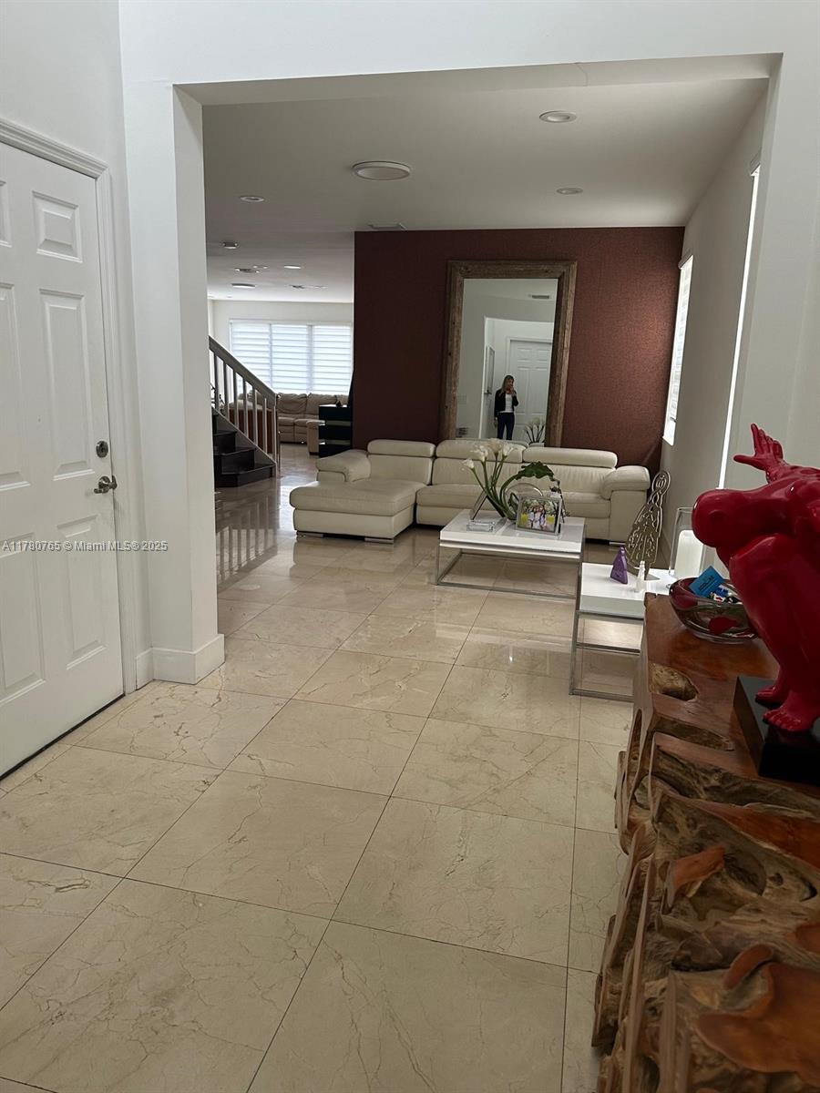 Rental Property at 10423 Nw 70th Ln, Doral, Miami-Dade County, Florida - Bedrooms: 5 
Bathrooms: 4  - $6,750 MO.