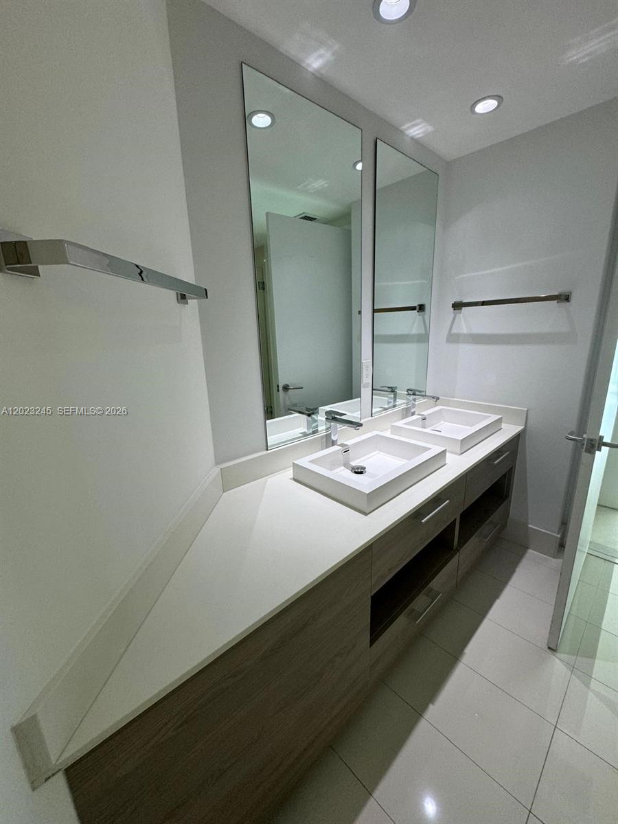 1300 S MIAMI AVENUE CONDO - Residential