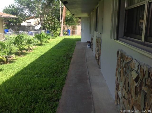updated ,remodeled 3/2 with washer and dryer in convenient part of Hollywood. near beach, airport mall hospital and fine dining and places of worship. Ready to move in .