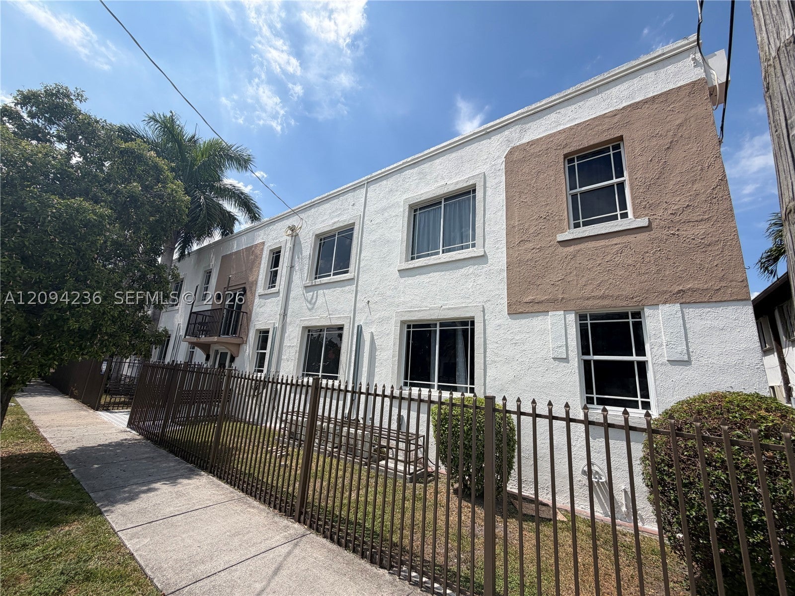 2425 SW 6th St