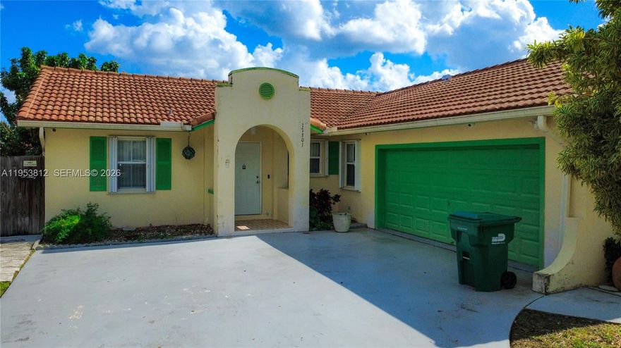 3 bedroom, 2 bathroom single-family home located in the desirable Richmond West area. Features tile flooring throughout, spacious living and dining areas, and an open kitchen with ample cabinetry. Split bedroom layout with generously sized rooms and a private primary suite.

Enjoy a large covered and screened patio, ideal for outdoor living and entertaining. Fully fenced backyard with an irrigation system, and room for a pool. One-car garage plus driveway parking. Quiet residential street.

No HOA. Conveniently located near schools, parks, shopping, dining, and major highways.