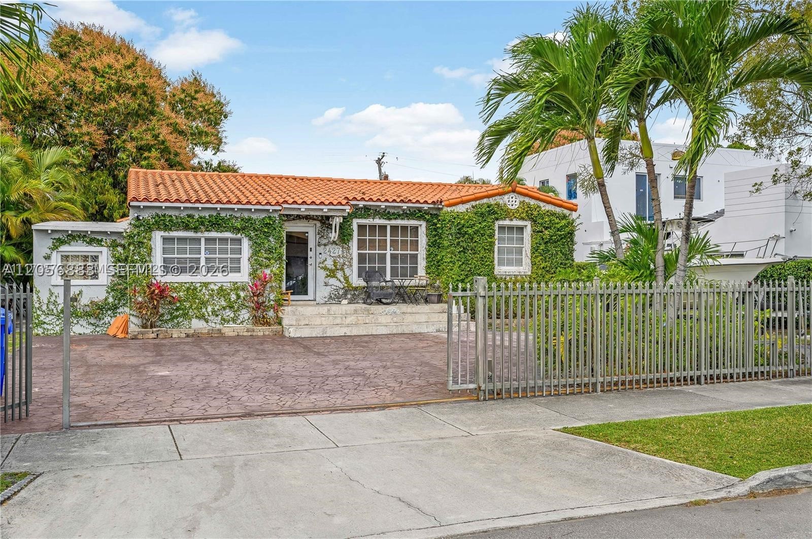 2427 SW 12th St