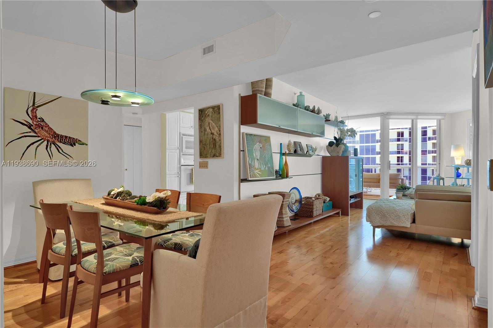 4779 Collins Ave 3104