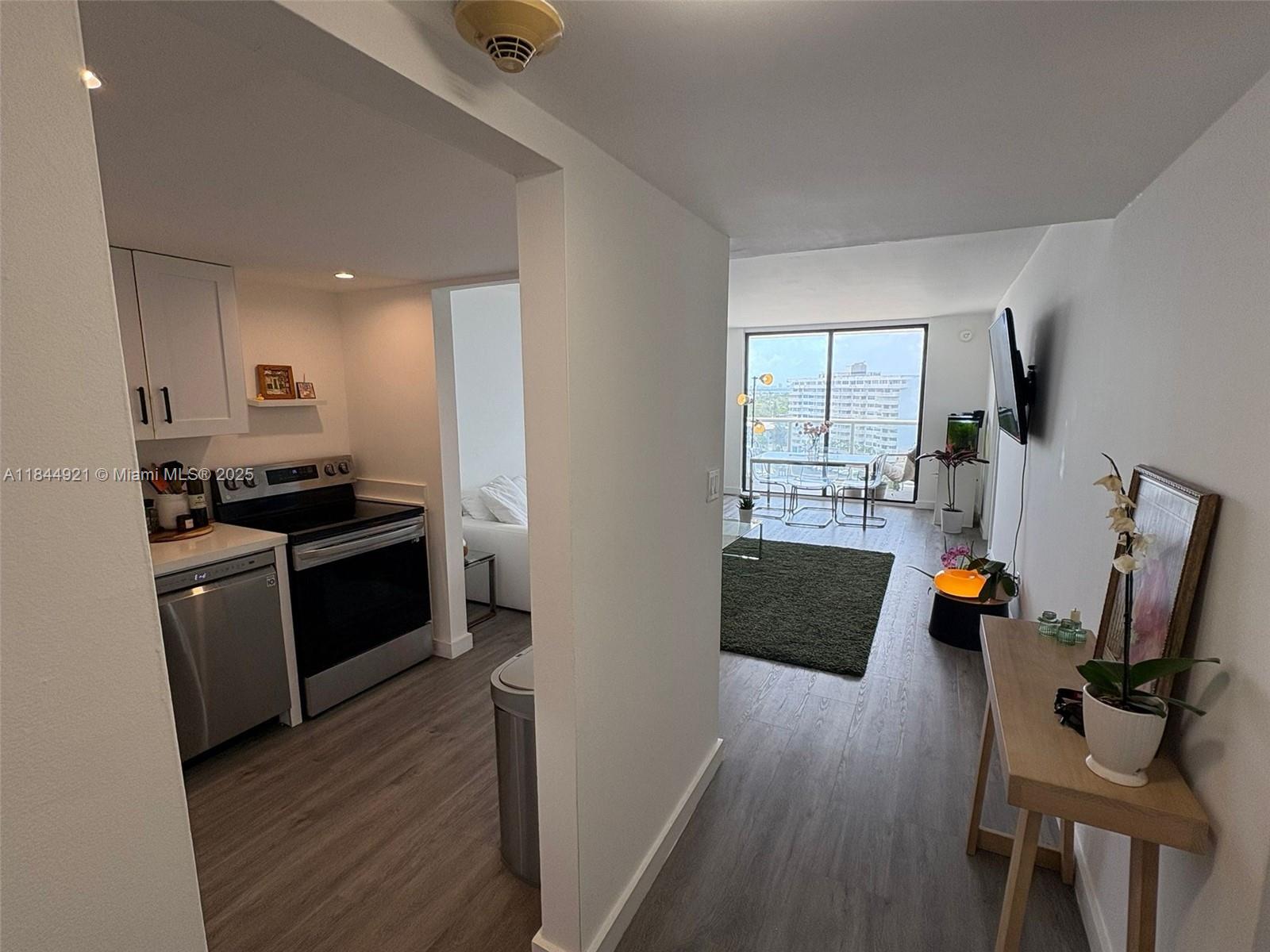 SAILBOAT CAY CONDO - Residential