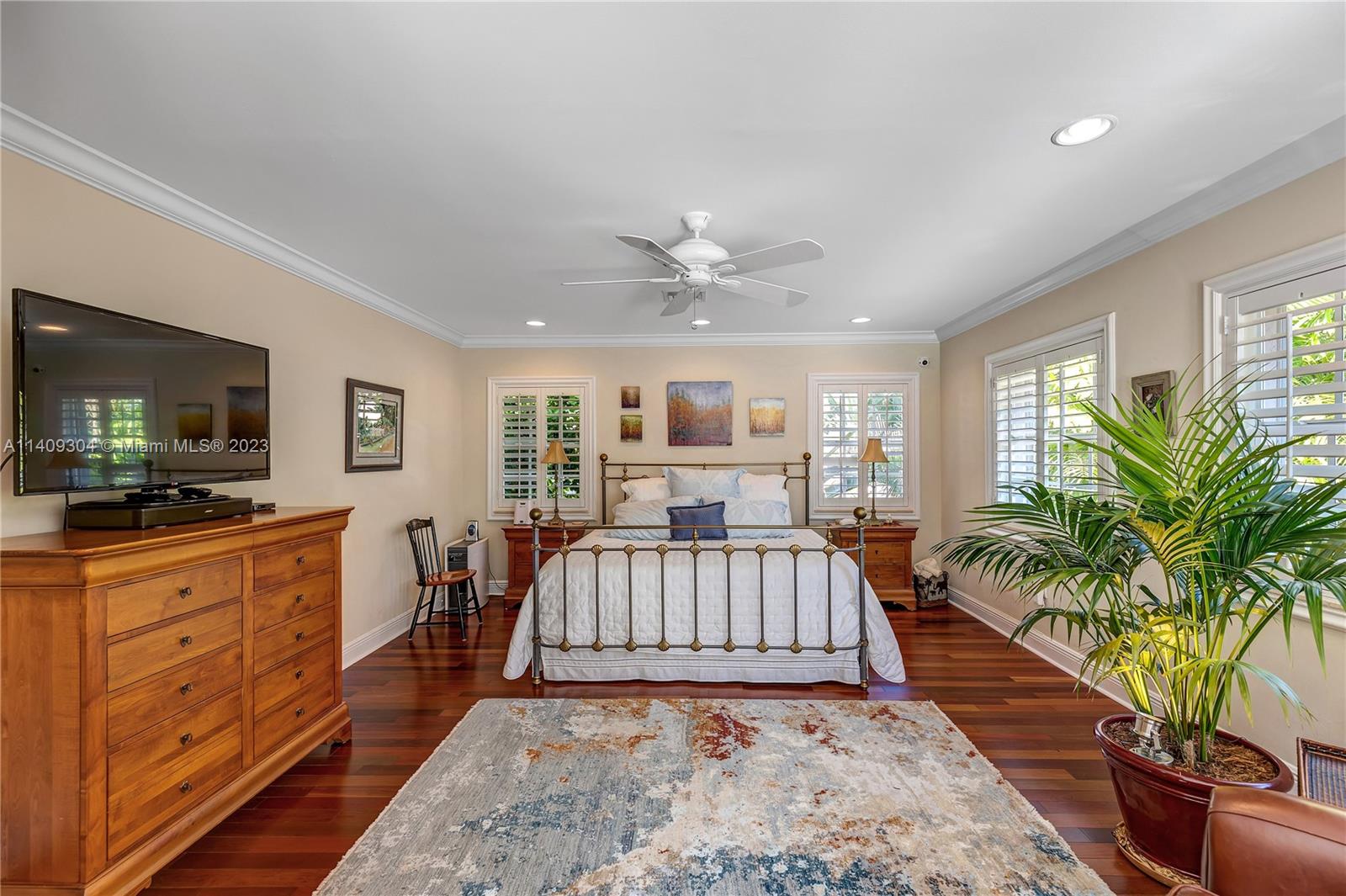 UNIVERSITY PLACE - Residential