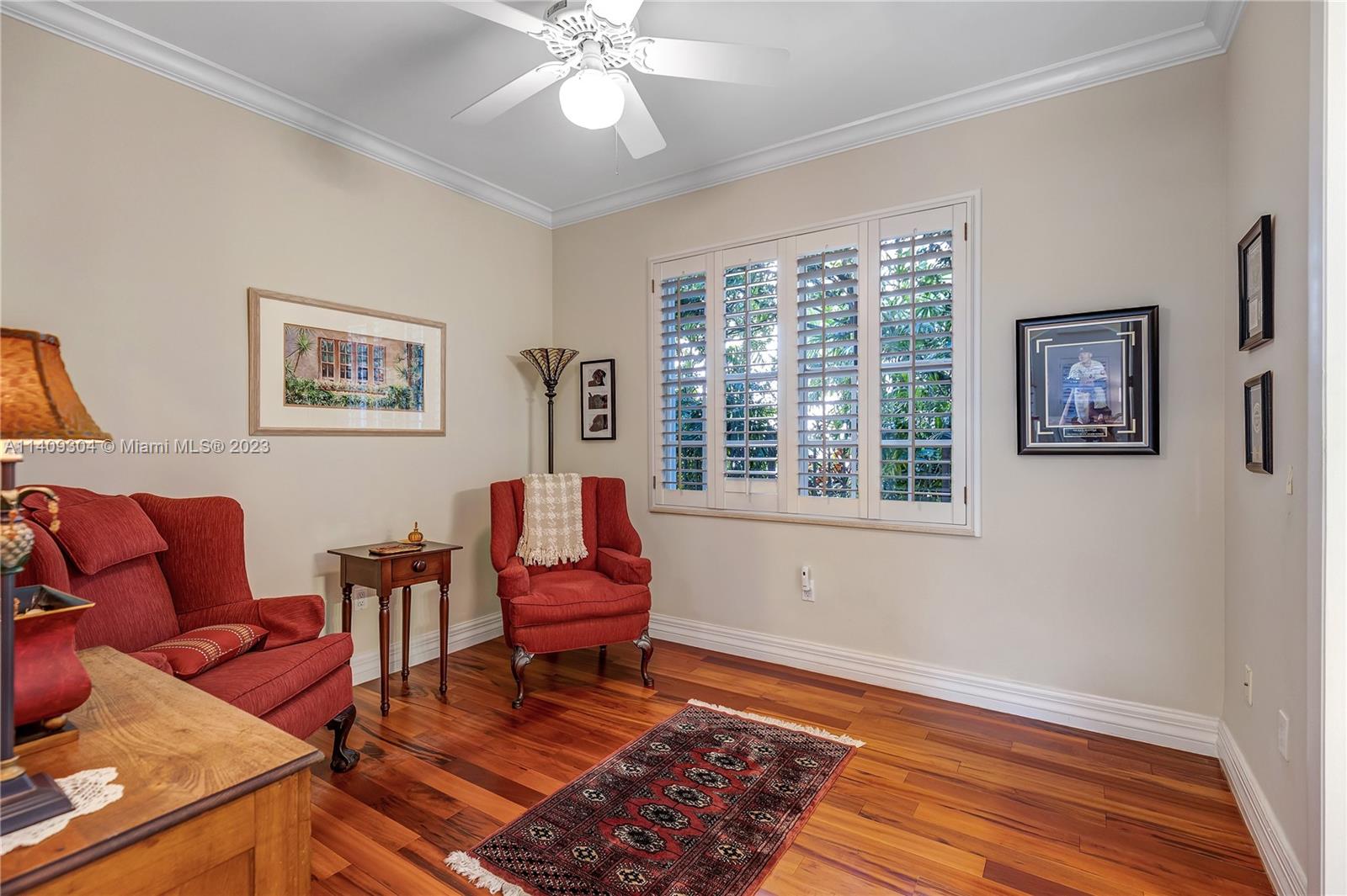 UNIVERSITY PLACE - Residential