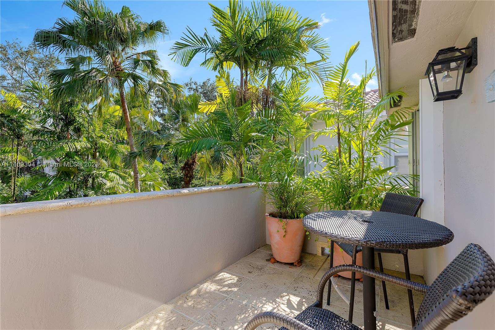 UNIVERSITY PLACE - Residential