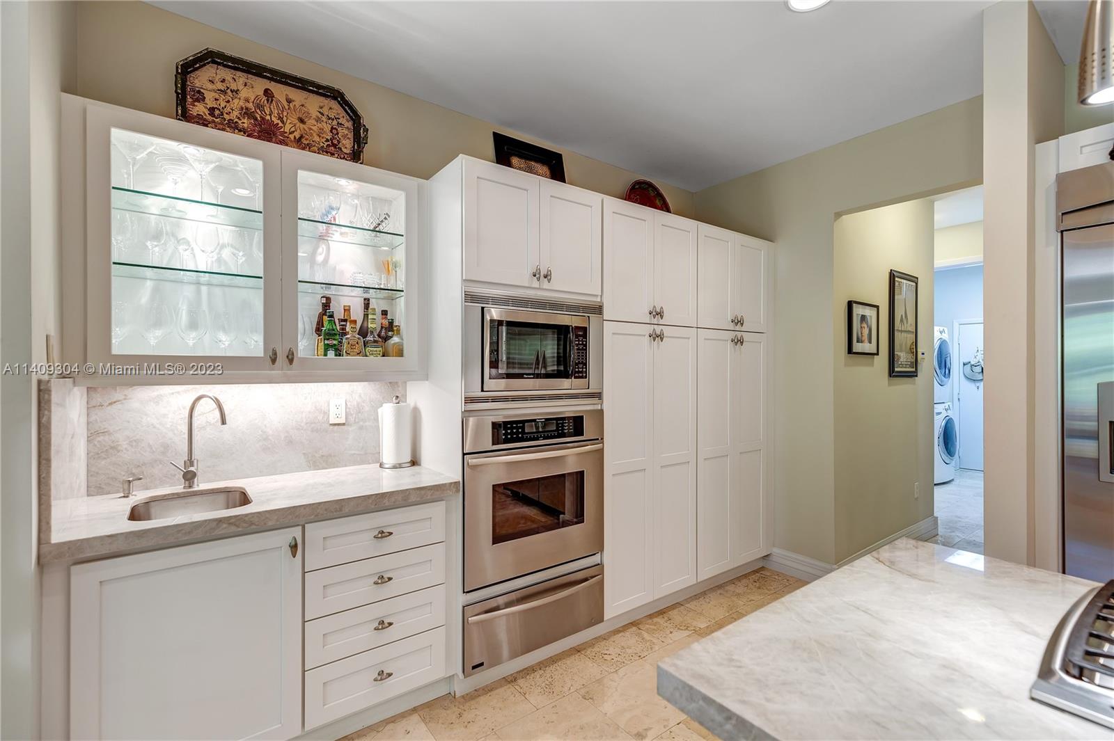 UNIVERSITY PLACE - Residential