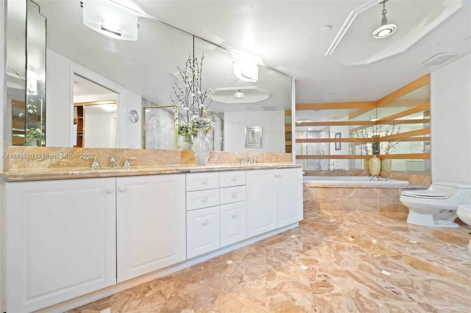 SOLIMAR CONDO - Residential