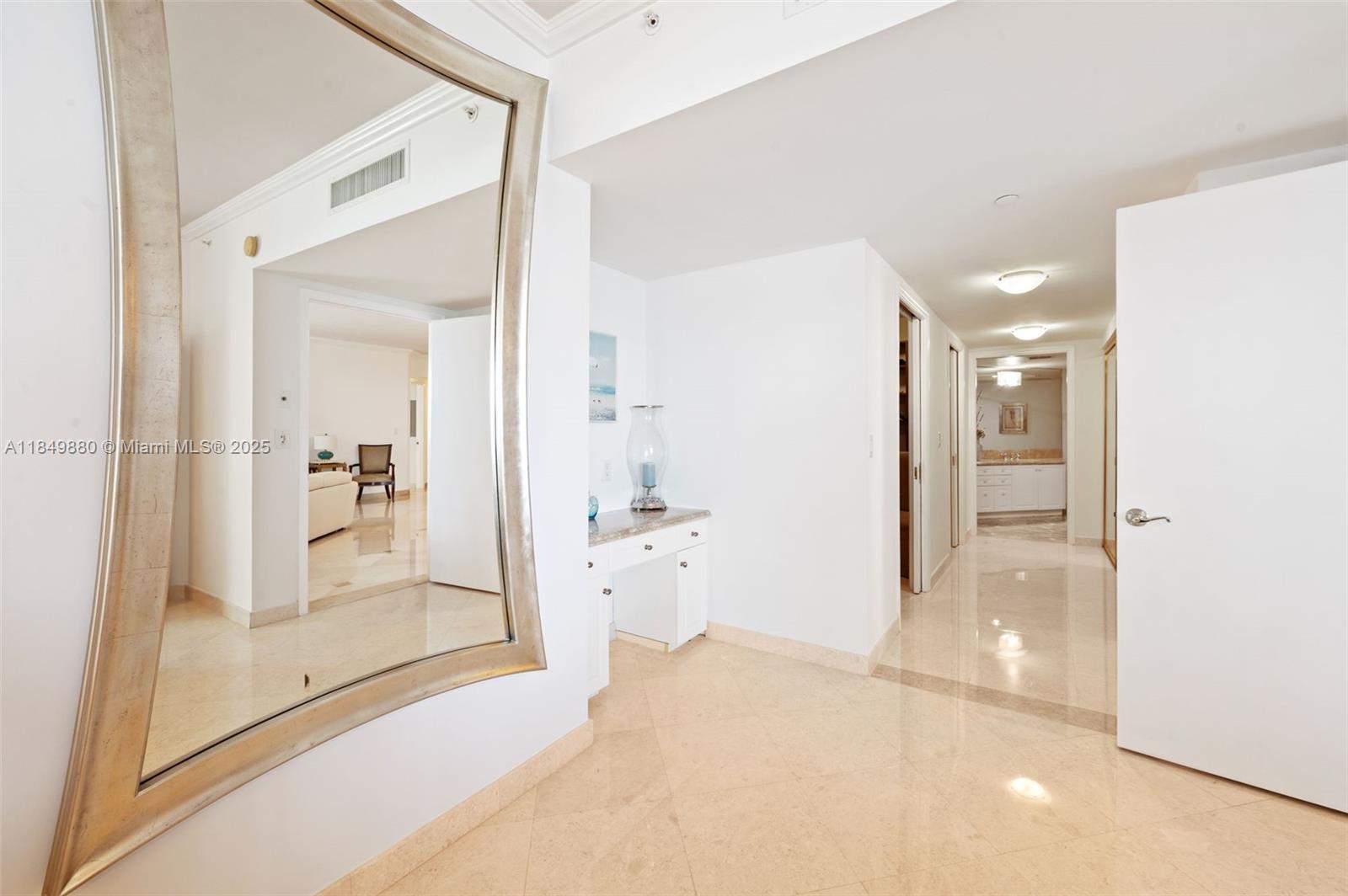 SOLIMAR CONDO - Residential