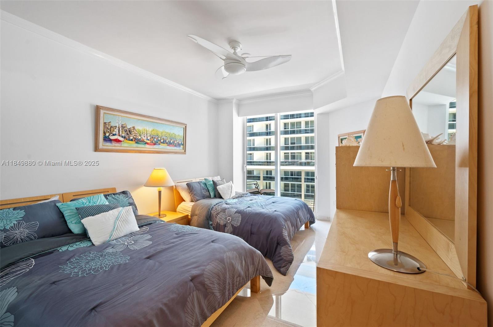 SOLIMAR CONDO - Residential