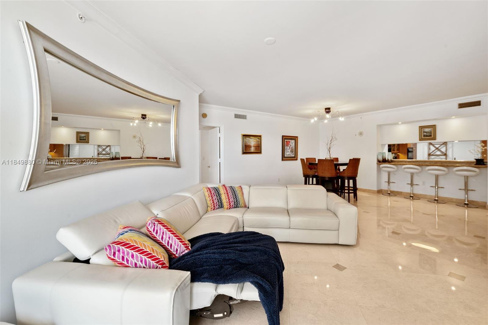 SOLIMAR CONDO - Residential
