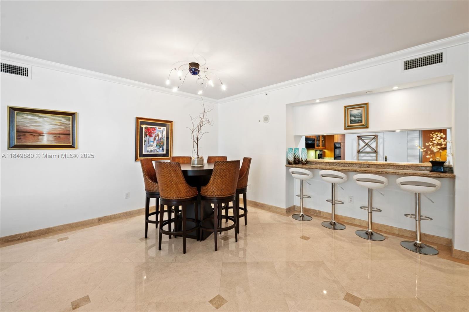 SOLIMAR CONDO - Residential
