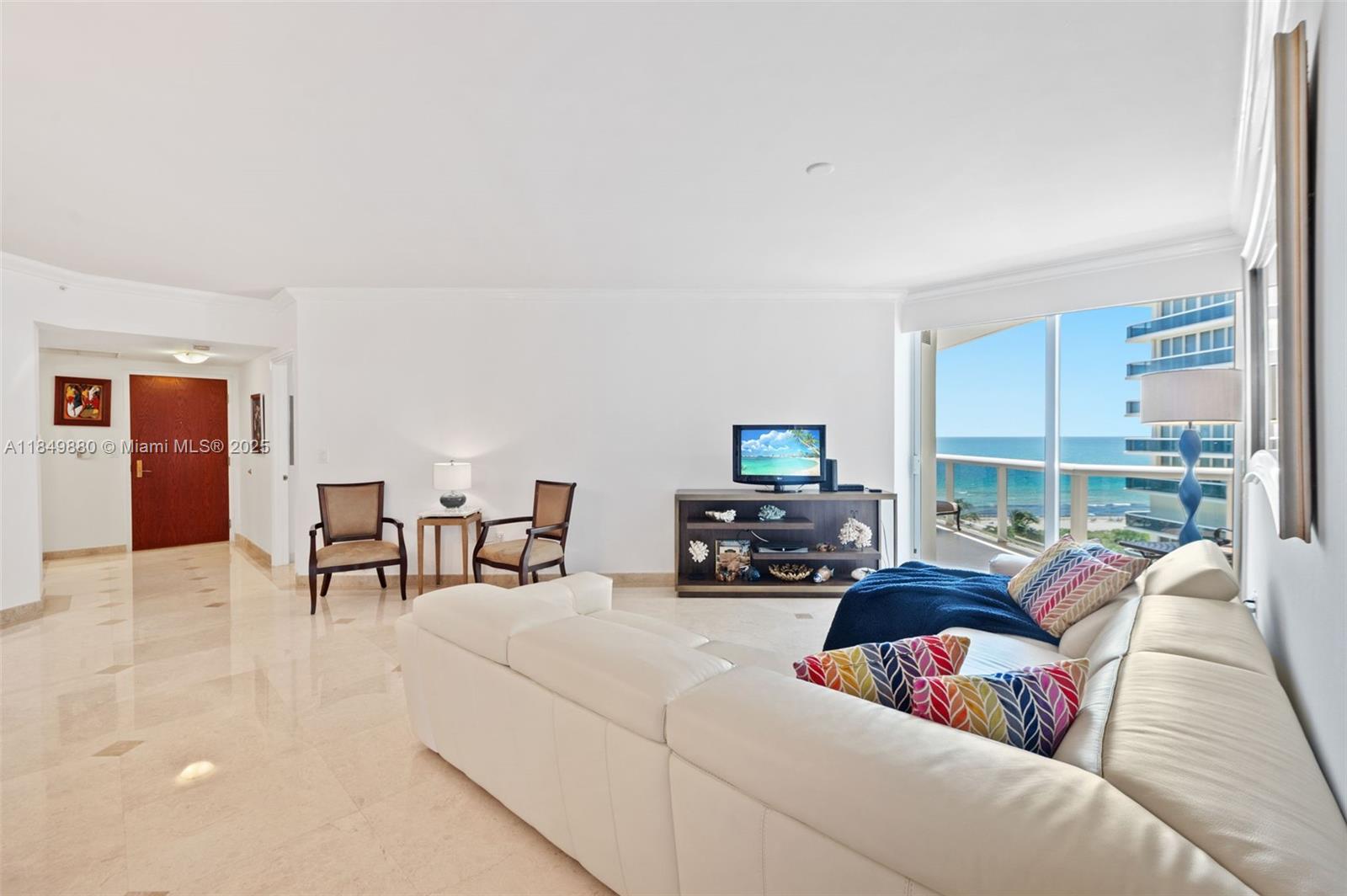 SOLIMAR CONDO - Residential