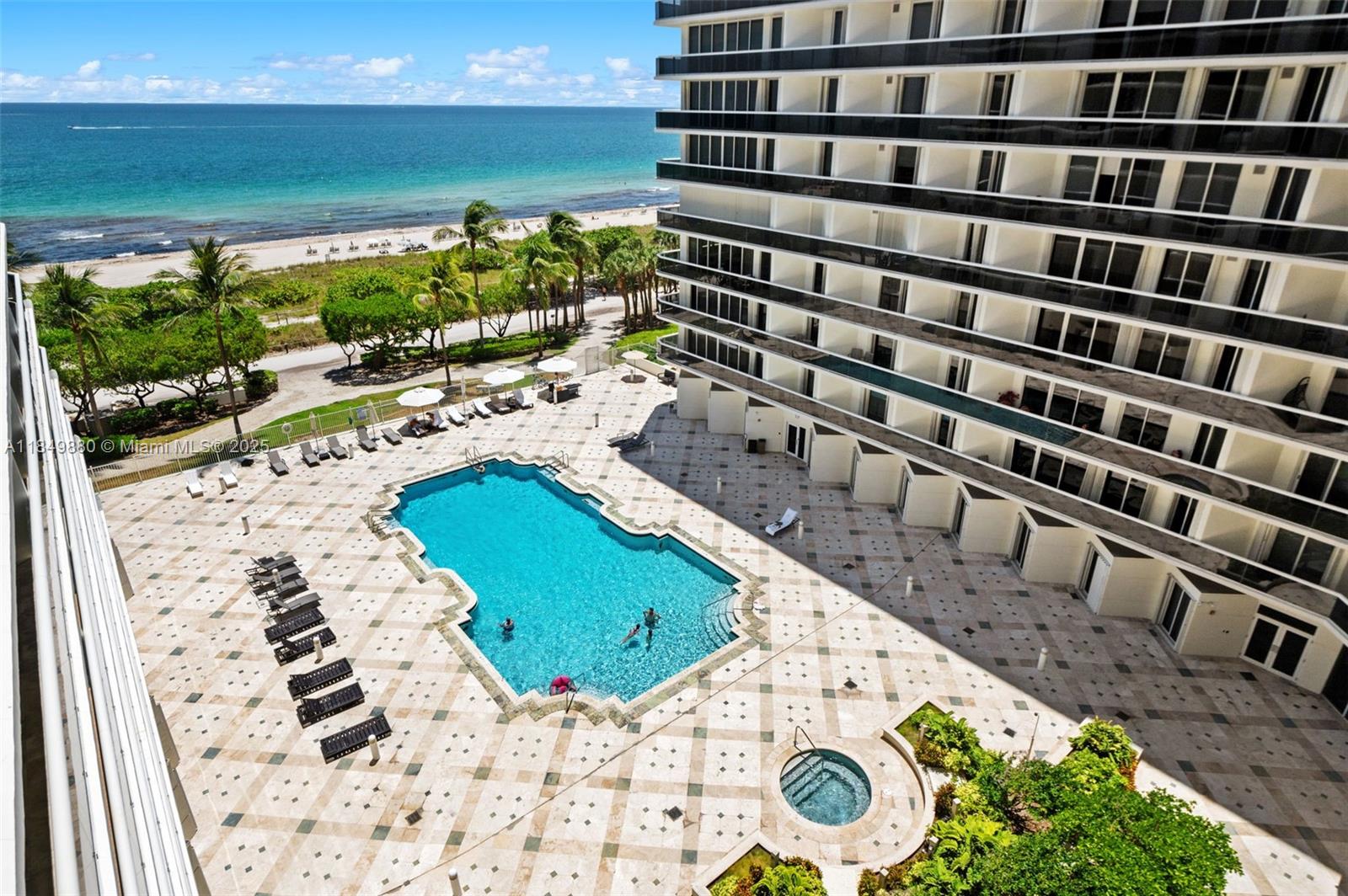 SOLIMAR CONDO - Residential