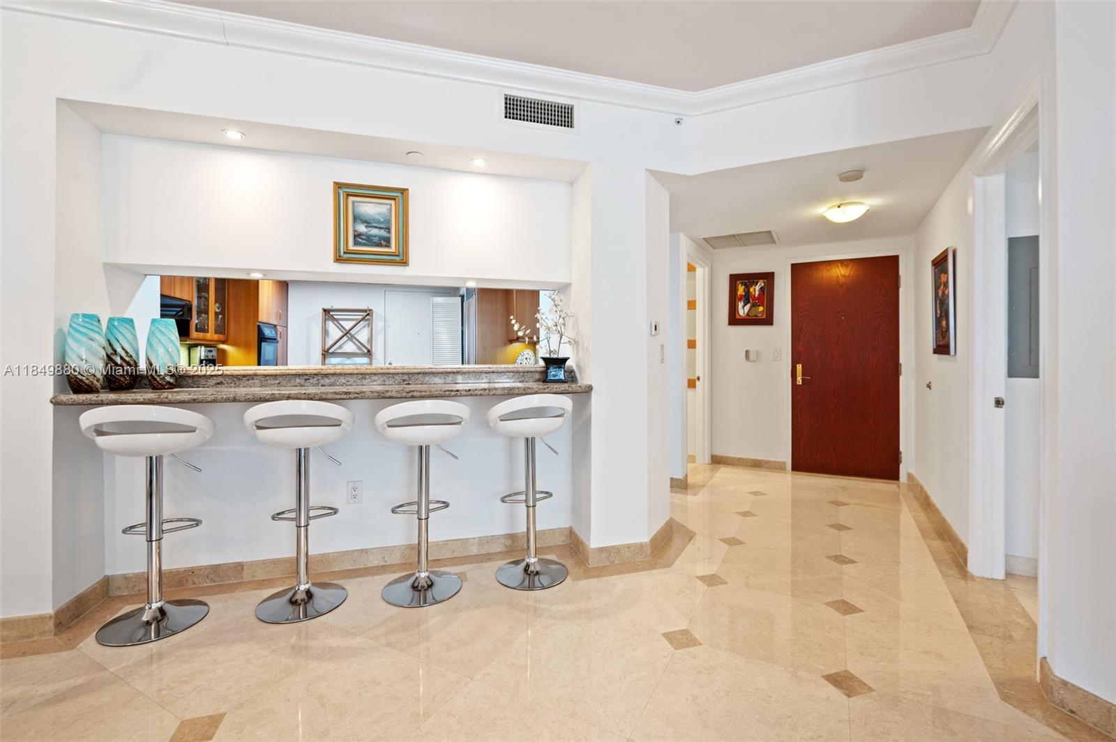 SOLIMAR CONDO - Residential