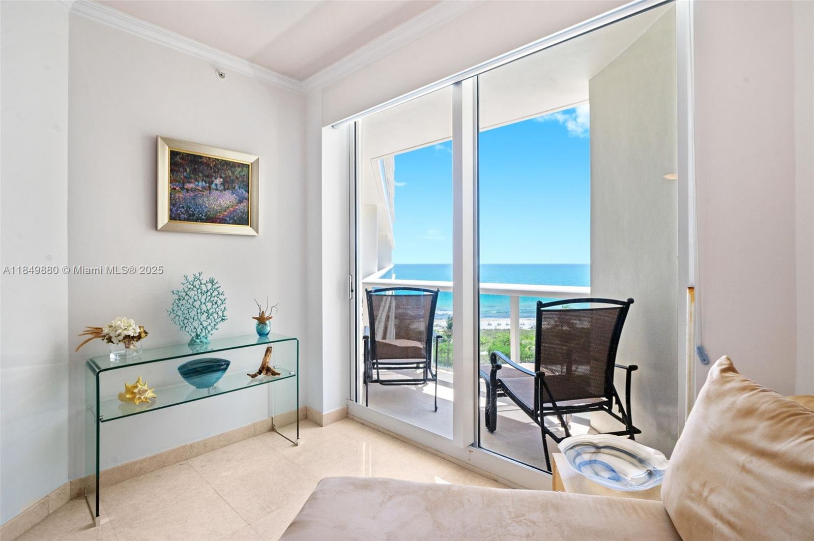 SOLIMAR CONDO - Residential