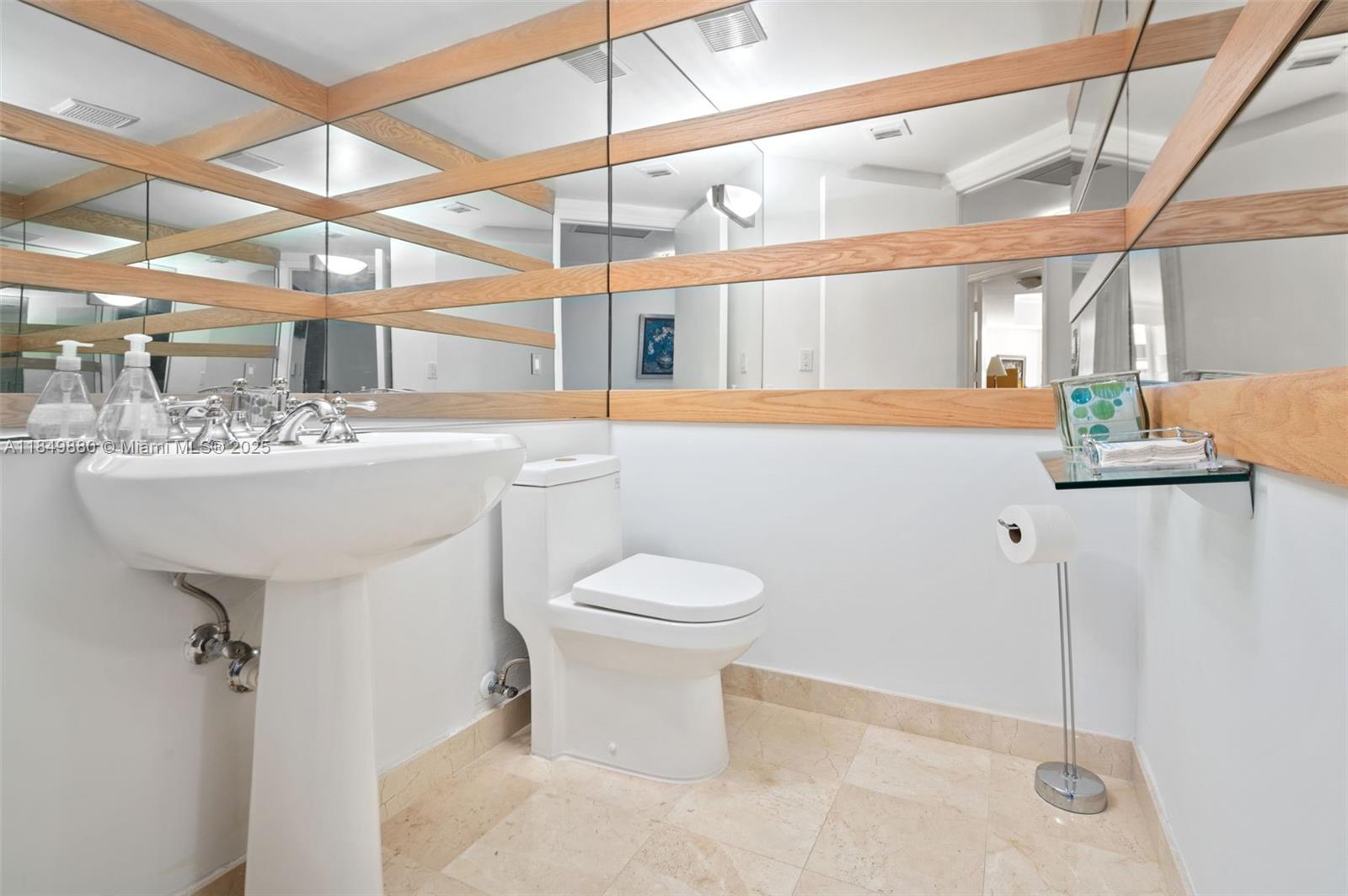 SOLIMAR CONDO - Residential