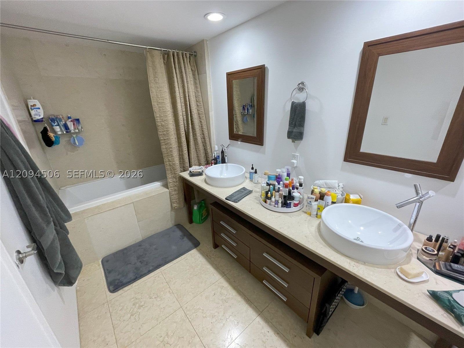 475 Brickell Ave 2114