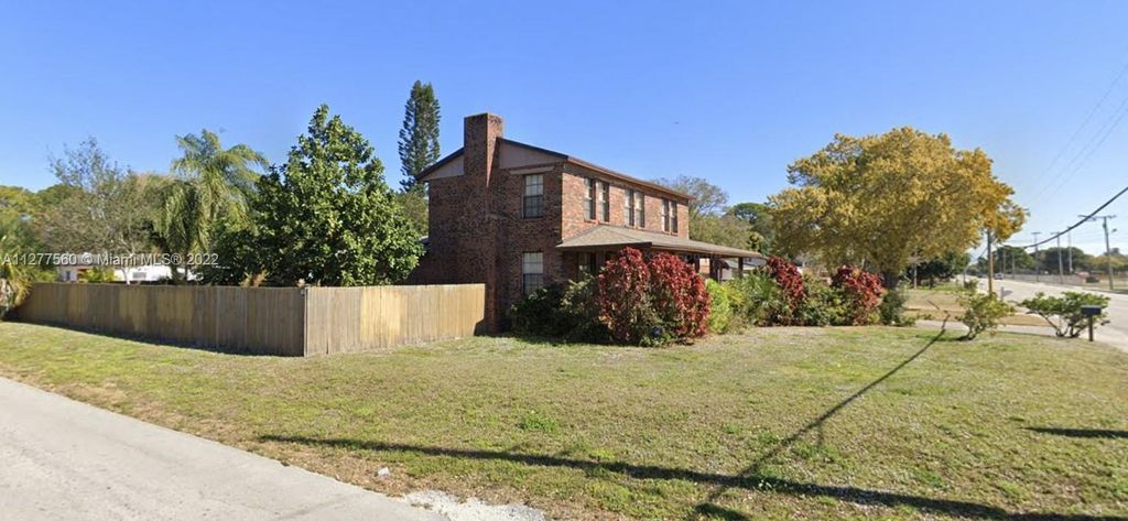 Photo of 2810 Delaware Ave, Fort Pierce, FL 34947 (MLS # A11277560)