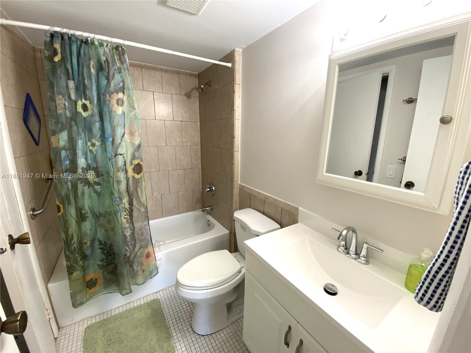 TALL TREES CONDO - Residential