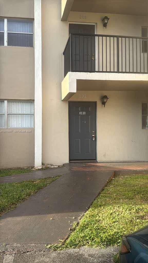 VERSAILLES GARDENS CONDO - Residential
