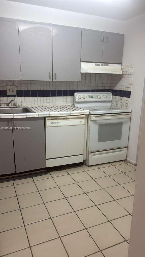 VERSAILLES GARDENS CONDO - Residential