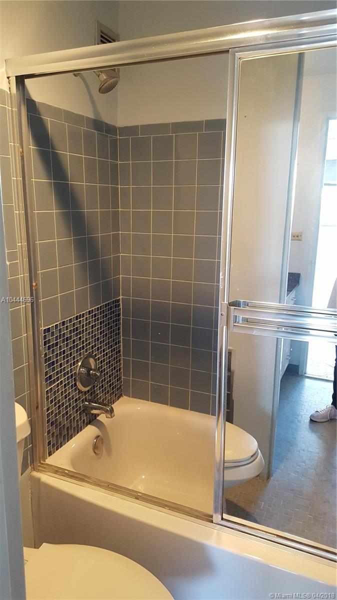 BELLE ISLE APT CORP - Residential