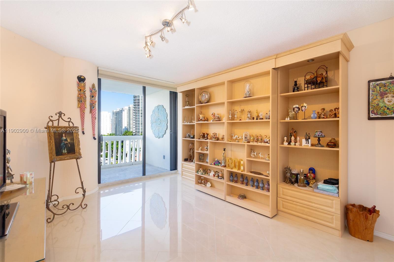 2000 ISL BLVD WILLIAMS IS - Residential