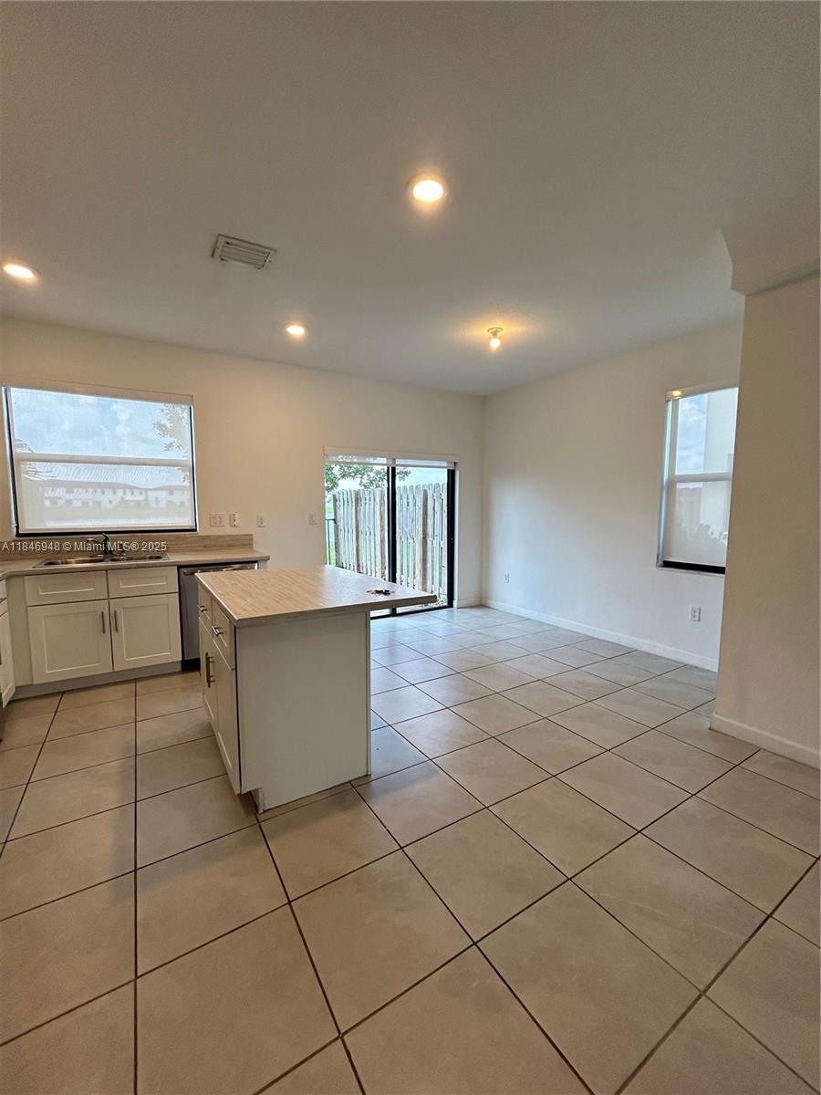 ENCLAVE SOUTH PHASE 2 - Residential