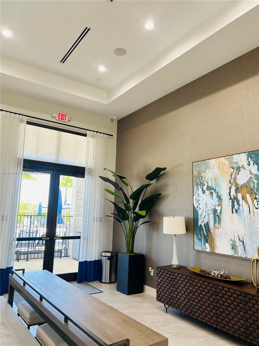 ENCLAVE SOUTH PHASE 2 - Residential