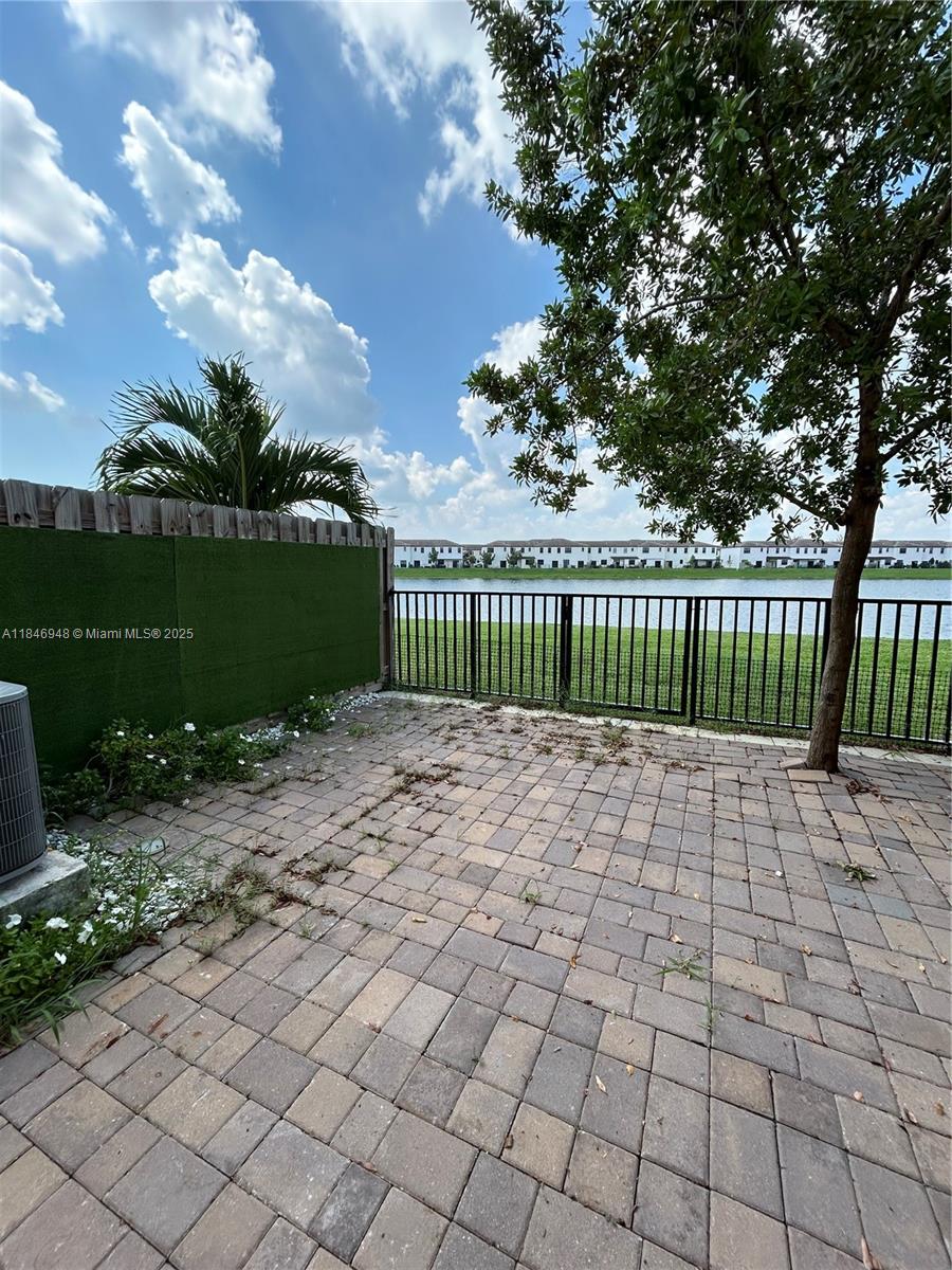 ENCLAVE SOUTH PHASE 2 - Residential