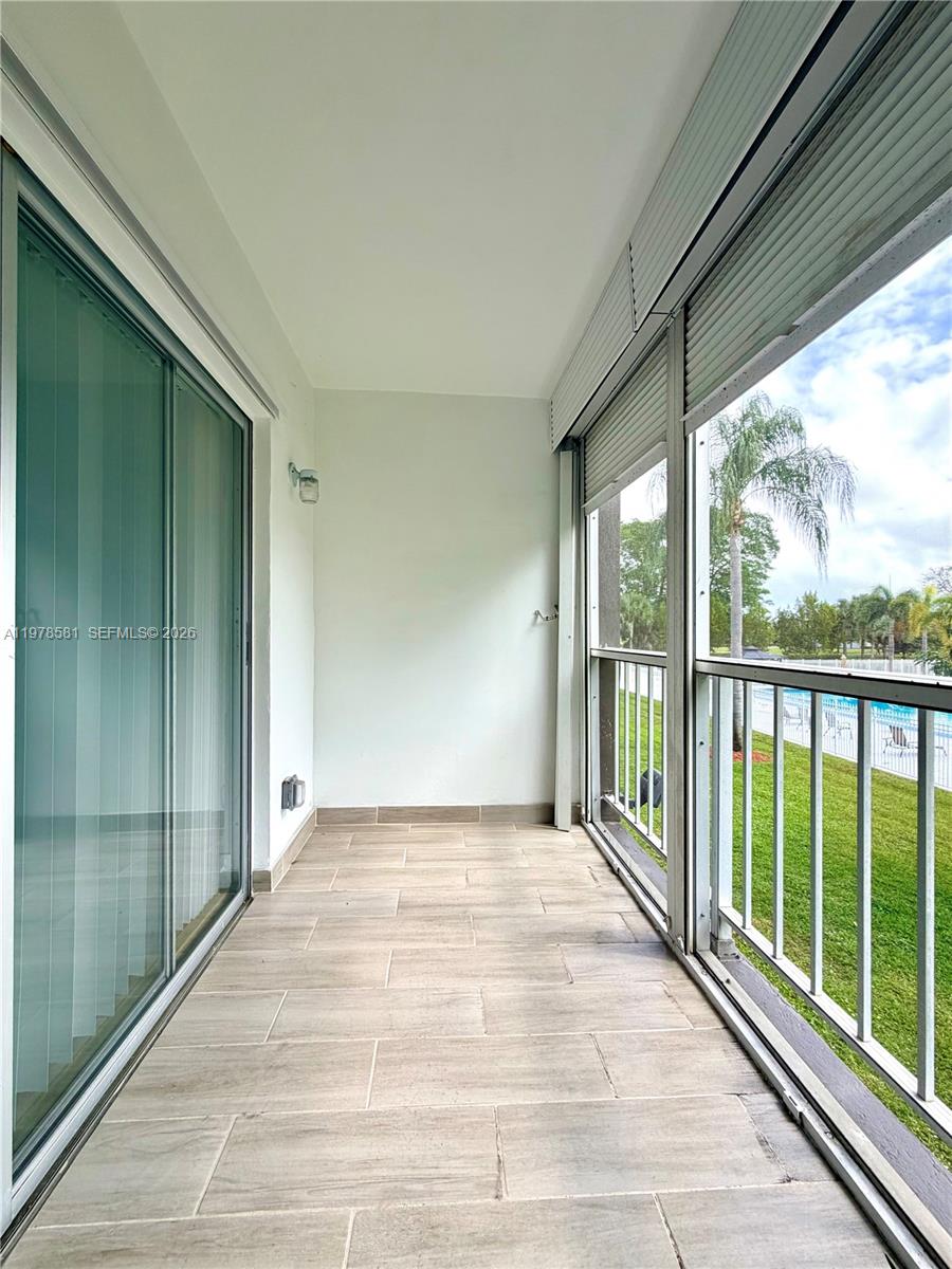 HILLCREST COUNTRY CLUB AP - Residential