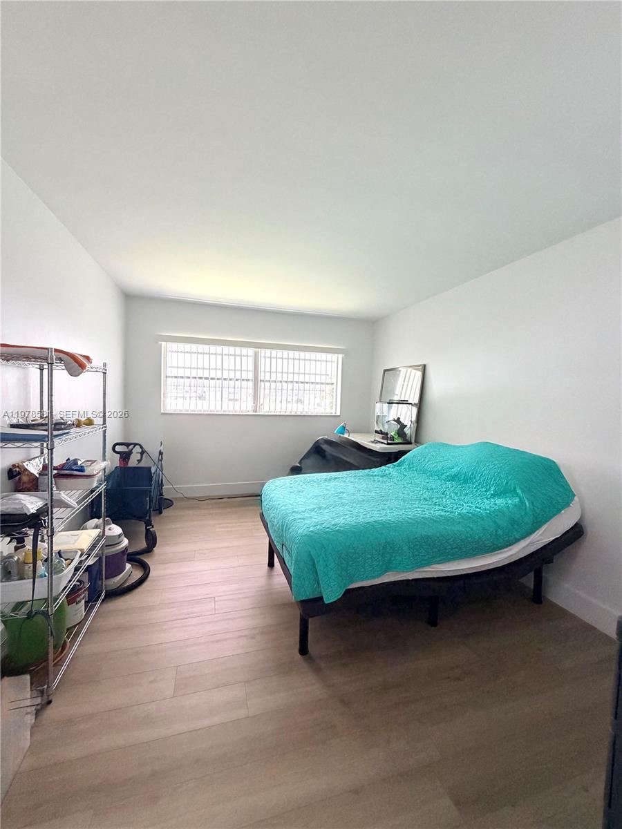 HILLCREST COUNTRY CLUB AP - Residential