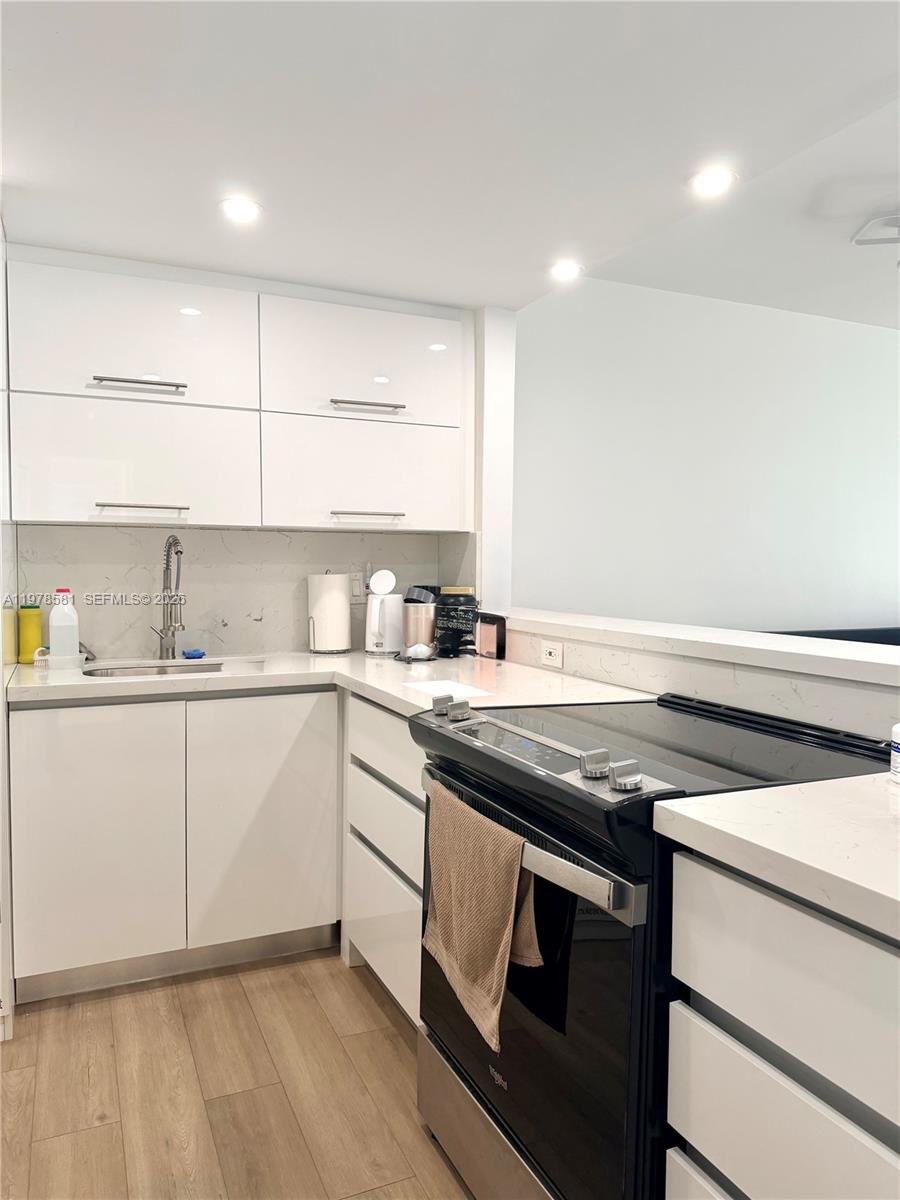 HILLCREST COUNTRY CLUB AP - Residential