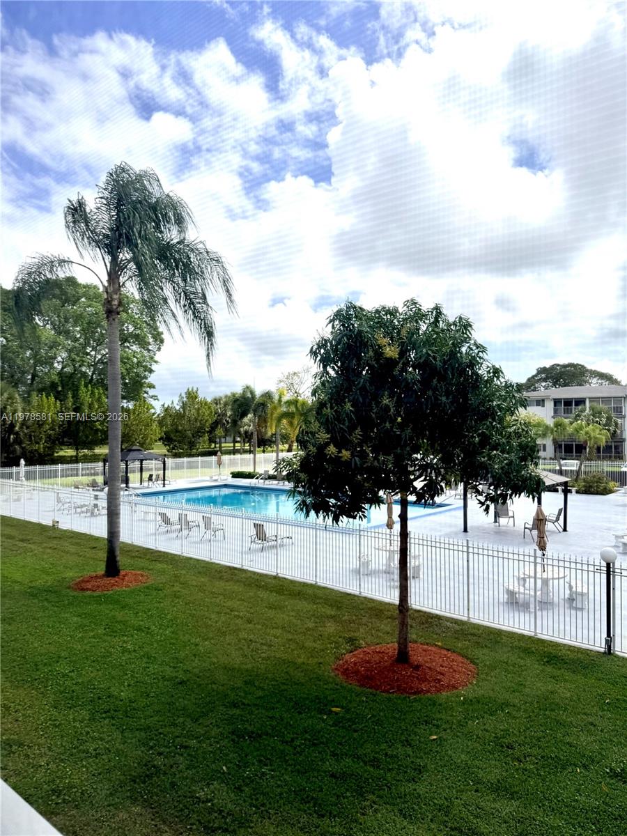 HILLCREST COUNTRY CLUB AP - Residential